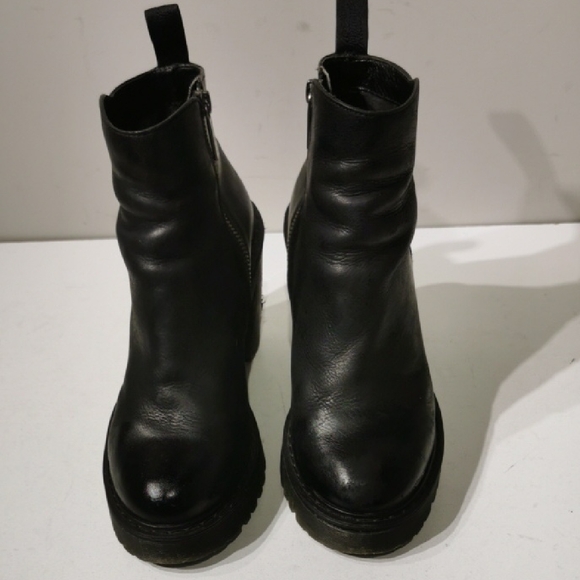 Dr. Martens Shoes - Dr.Martens Magdalena Women's Leather Heeled Chelsea Boots